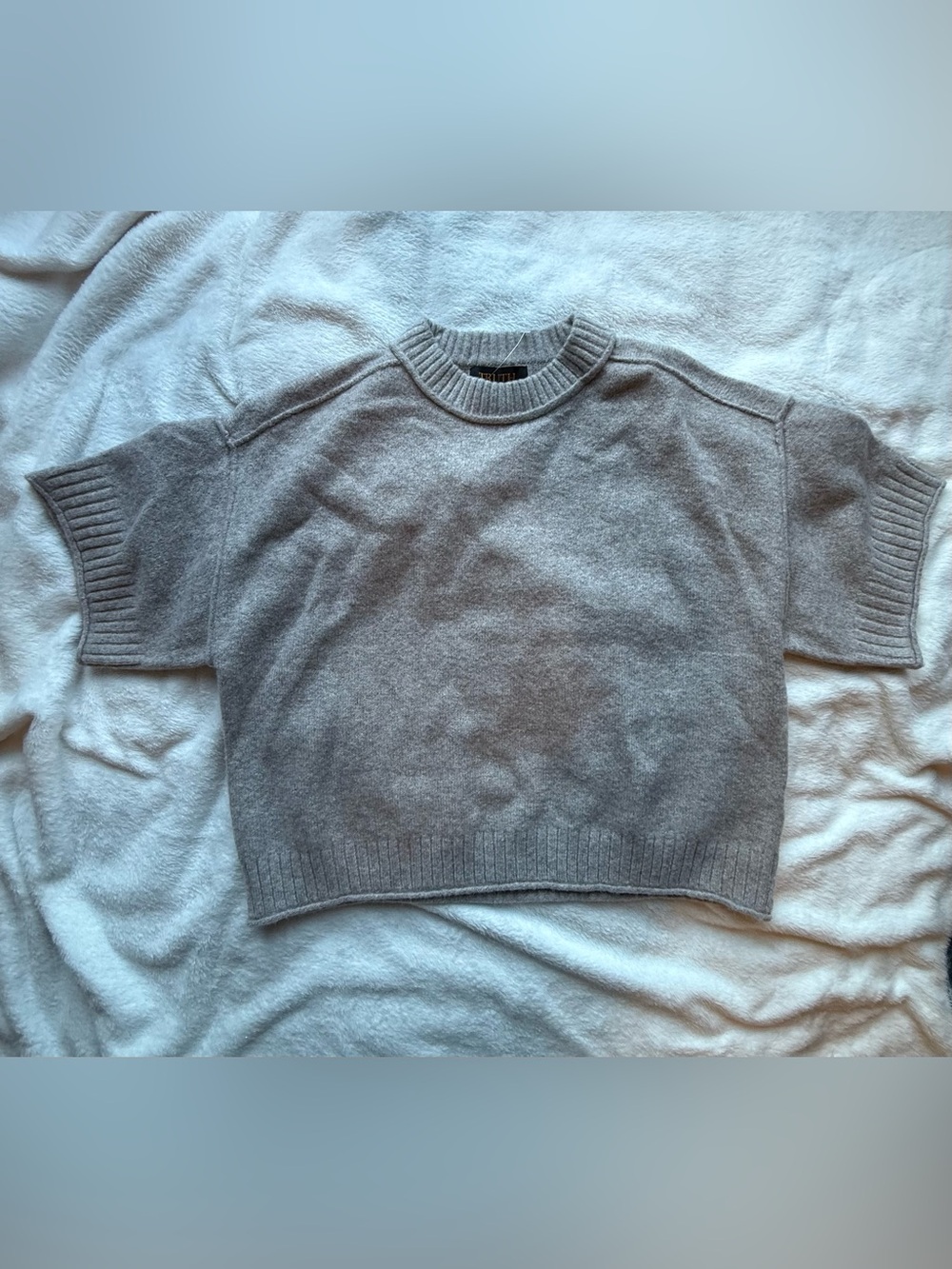 NWT TRUTH by Republic Soft Knit Mock Neck Crop Sleeve Sweater Medium - Oatmeal
